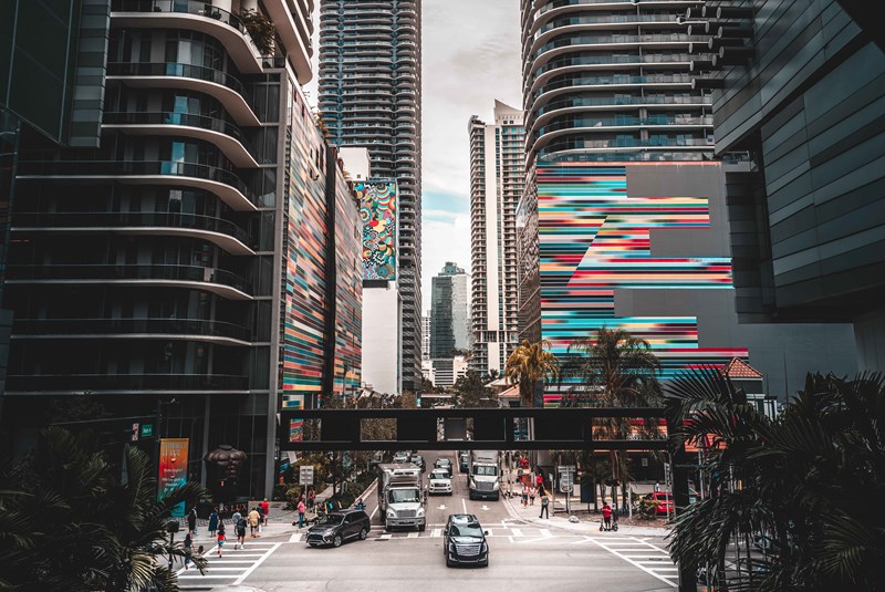 Saks Fifth Avenue - Miami Financial District - Miami, FL